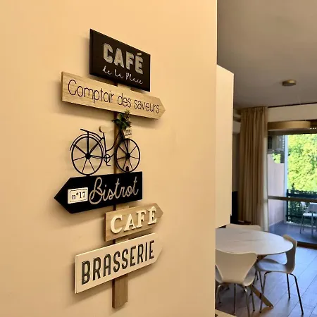 Luxury Metro Cornelia *