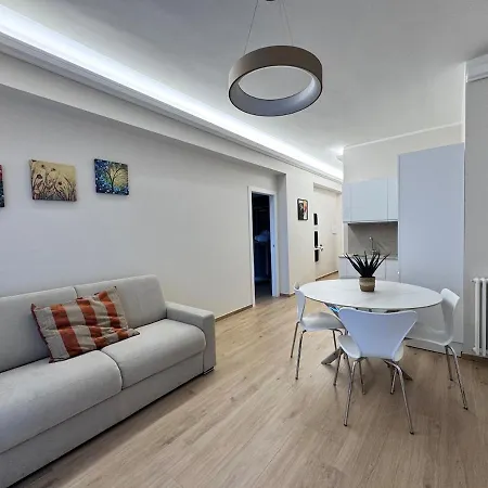 Luxury Metro Cornelia *