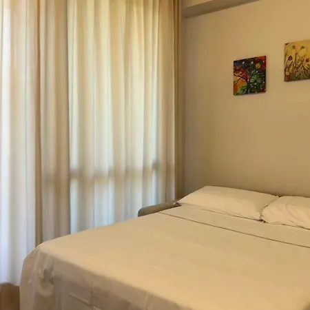 Luxury Metro Cornelia *