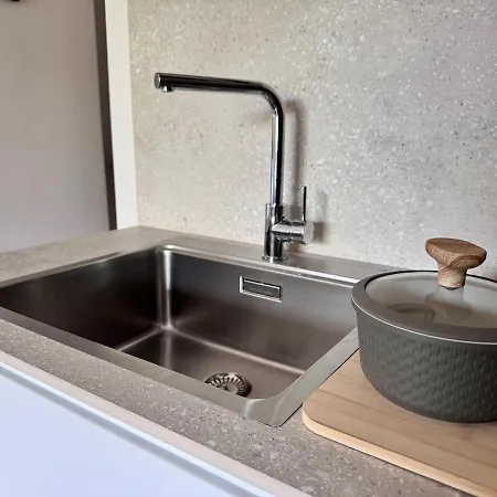 Apartment Luxury Metro Cornelia *