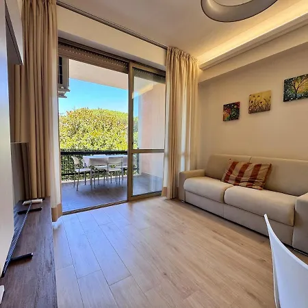 Luxury Metro Cornelia * Rom