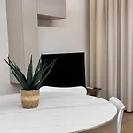 Appartement Luxury Metro Cornelia *